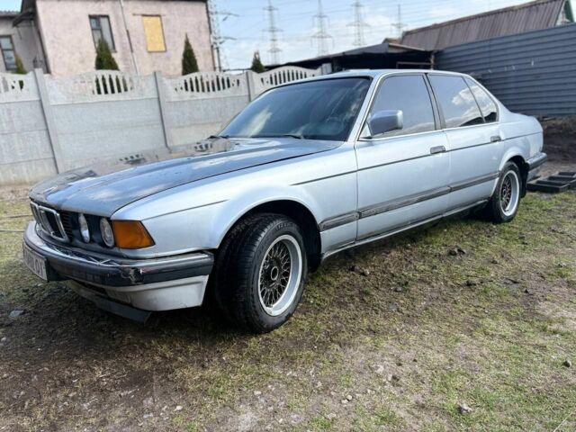 Сірий БМВ 7 Серія, об'ємом двигуна 3 л та пробігом 280 тис. км за 800 $, фото 1 на Automoto.ua