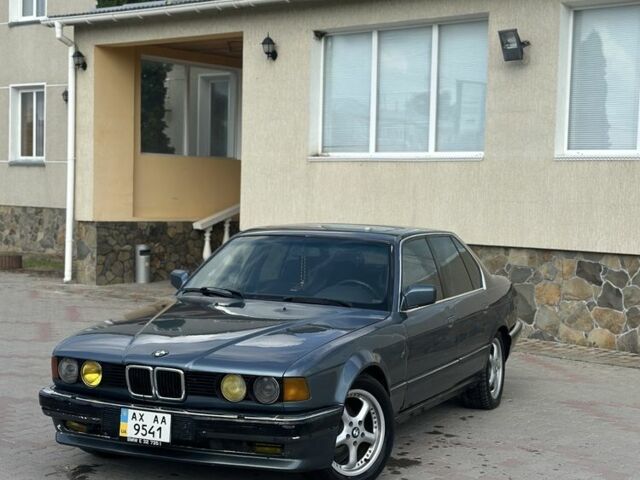 Серый БМВ 7 Серия, объемом двигателя 3 л и пробегом 500 тыс. км за 2599 $, фото 1 на Automoto.ua