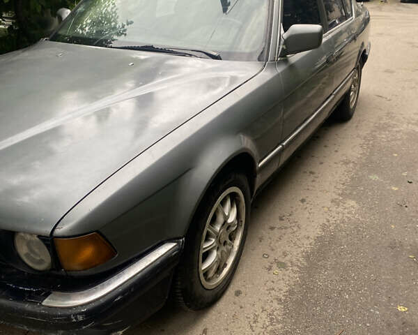 Сірий БМВ 7 Серія, об'ємом двигуна 0 л та пробігом 556 тис. км за 2900 $, фото 1 на Automoto.ua