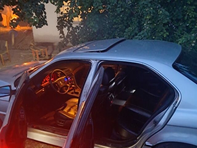 Сірий БМВ 7 Серія, об'ємом двигуна 3 л та пробігом 375 тис. км за 86 $, фото 1 на Automoto.ua