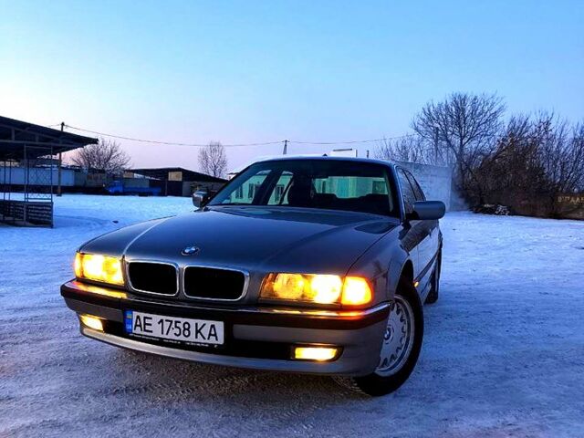 Сірий БМВ 7 Серія, об'ємом двигуна 2.8 л та пробігом 370 тис. км за 7999 $, фото 1 на Automoto.ua