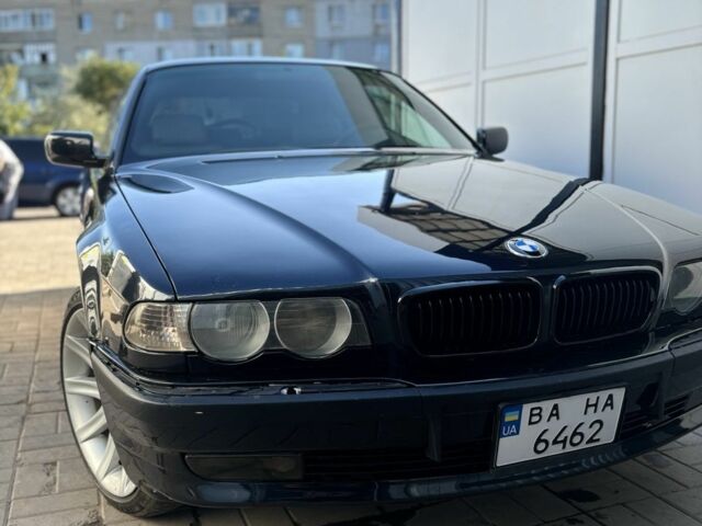 Серый БМВ 7 Серия, объемом двигателя 3.5 л и пробегом 400 тыс. км за 4300 $, фото 1 на Automoto.ua