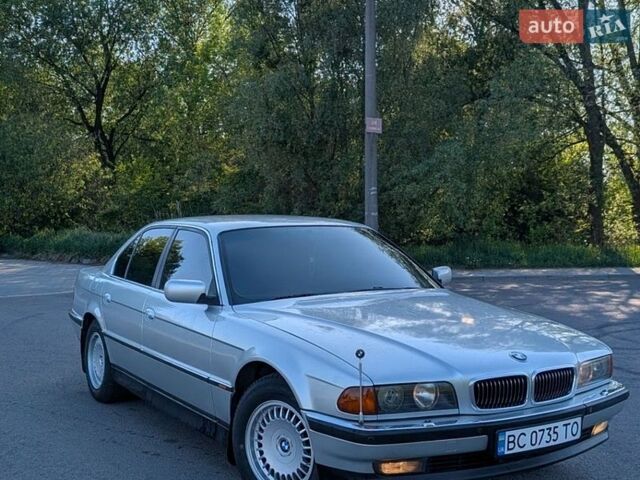 Серый БМВ 7 Серия, объемом двигателя 3.5 л и пробегом 268 тыс. км за 7900 $, фото 1 на Automoto.ua
