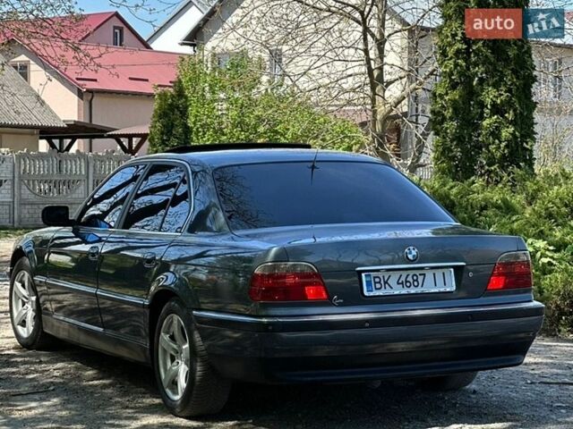 Серый БМВ 7 Серия, объемом двигателя 2.93 л и пробегом 401 тыс. км за 5800 $, фото 1 на Automoto.ua