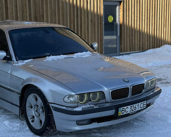 Серый БМВ 7 Серия, объемом двигателя 2.93 л и пробегом 155 тыс. км за 5500 $, фото 1 на Automoto.ua