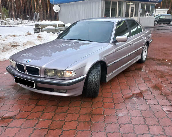 Серый БМВ 7 Серия, объемом двигателя 3 л и пробегом 450 тыс. км за 8200 $, фото 1 на Automoto.ua