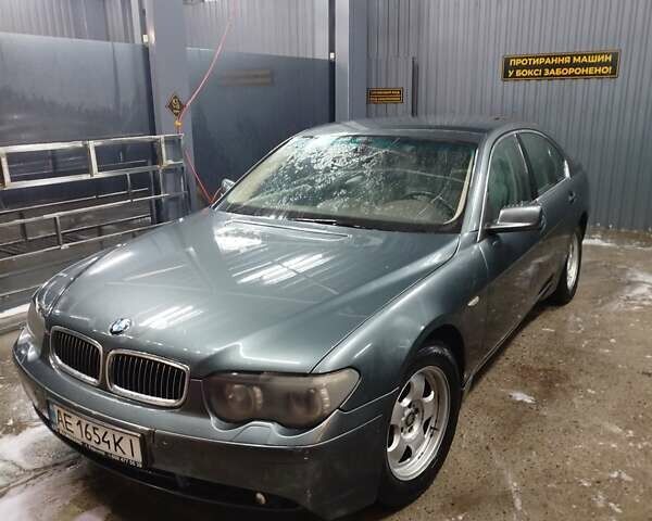 Серый БМВ 7 Серия, объемом двигателя 3.6 л и пробегом 295 тыс. км за 5200 $, фото 1 на Automoto.ua