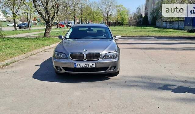 Серый БМВ 7 Серия, объемом двигателя 4 л и пробегом 238 тыс. км за 8000 $, фото 1 на Automoto.ua