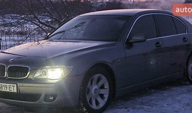 Серый БМВ 7 Серия, объемом двигателя 4.8 л и пробегом 270 тыс. км за 11000 $, фото 1 на Automoto.ua