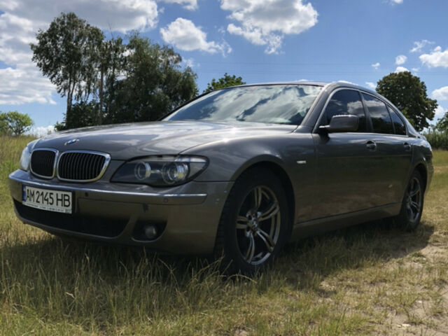 Серый БМВ 7 Серия, объемом двигателя 3 л и пробегом 307 тыс. км за 8600 $, фото 1 на Automoto.ua