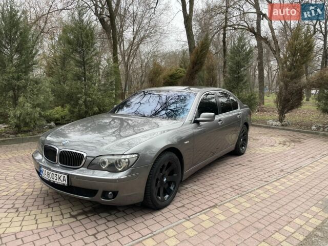 Серый БМВ 7 Серия, объемом двигателя 3 л и пробегом 278 тыс. км за 10950 $, фото 1 на Automoto.ua