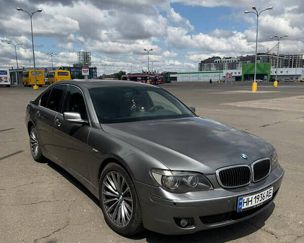 Сірий БМВ 7 Серія, об'ємом двигуна 4.42 л та пробігом 300 тис. км за 7500 $, фото 1 на Automoto.ua