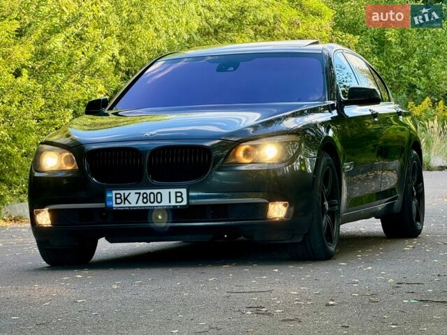 Сірий БМВ 7 Серія, об'ємом двигуна 2.99 л та пробігом 277 тис. км за 13200 $, фото 1 на Automoto.ua