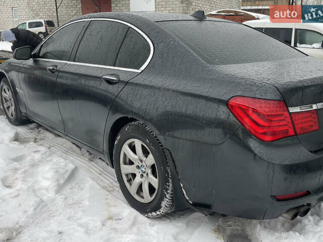 Серый БМВ 7 Серия, объемом двигателя 3 л и пробегом 210 тыс. км за 8500 $, фото 1 на Automoto.ua