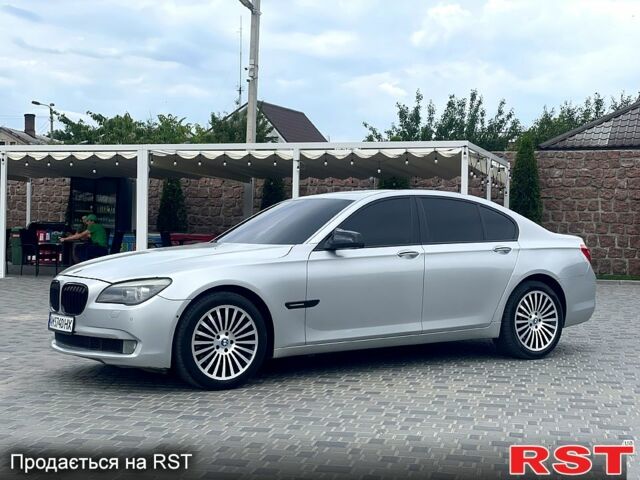 Сірий БМВ 7 Серія, об'ємом двигуна 3 л та пробігом 260 тис. км за 14999 $, фото 1 на Automoto.ua