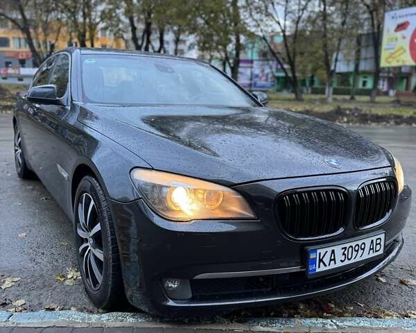 Серый БМВ 7 Серия, объемом двигателя 2.99 л и пробегом 234 тыс. км за 14000 $, фото 1 на Automoto.ua