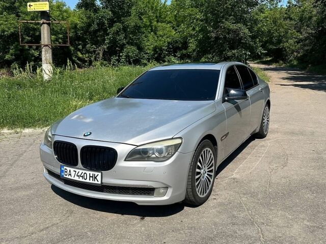 Сірий БМВ 7 Серія, об'ємом двигуна 3 л та пробігом 282 тис. км за 12999 $, фото 1 на Automoto.ua