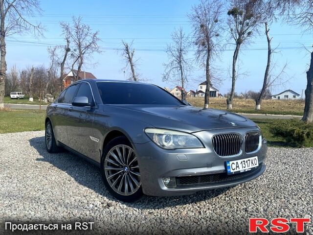 Серый БМВ 7 Серия, объемом двигателя 3 л и пробегом 180 тыс. км за 13999 $, фото 1 на Automoto.ua