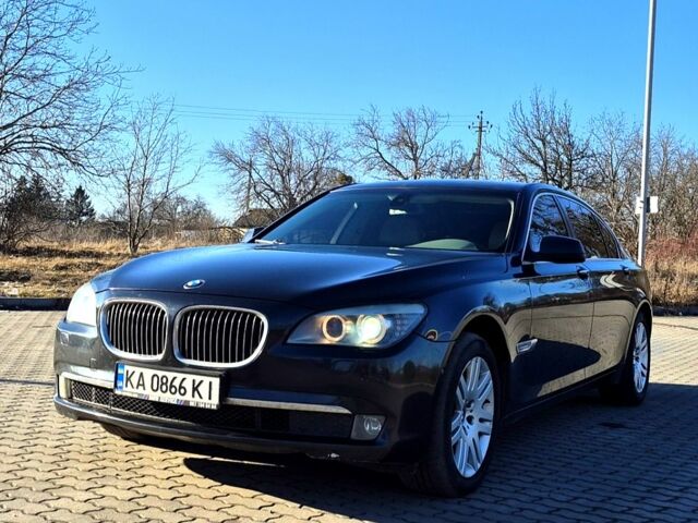Серый БМВ 7 Серия, объемом двигателя 4.4 л и пробегом 224 тыс. км за 12900 $, фото 1 на Automoto.ua