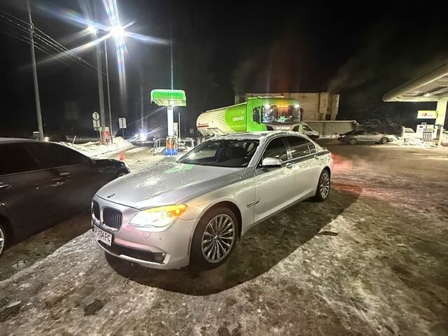 Серый БМВ 7 Серия, объемом двигателя 3 л и пробегом 20500 тыс. км за 14000 $, фото 1 на Automoto.ua