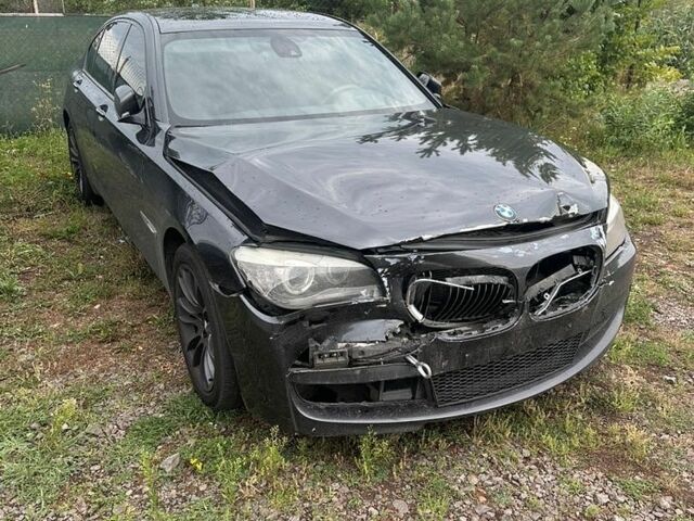 Сірий БМВ 7 Серія, об'ємом двигуна 2.99 л та пробігом 340 тис. км за 11200 $, фото 1 на Automoto.ua