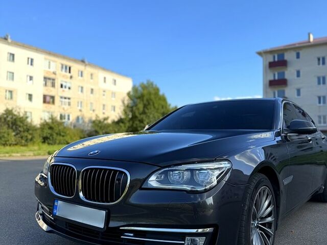 Сірий БМВ 7 Серія, об'ємом двигуна 3 л та пробігом 265 тис. км за 17000 $, фото 1 на Automoto.ua