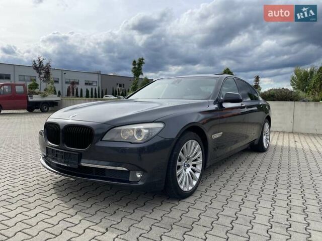 Серый БМВ 7 Серия, объемом двигателя 2.99 л и пробегом 152 тыс. км за 18948 $, фото 1 на Automoto.ua