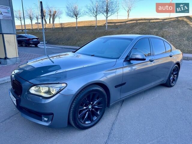 Серый БМВ 7 Серия, объемом двигателя 2.99 л и пробегом 261 тыс. км за 23500 $, фото 1 на Automoto.ua