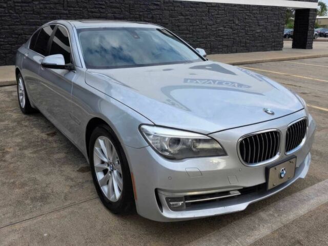 Серый БМВ 7 Серия, объемом двигателя 3 л и пробегом 85 тыс. км за 6150 $, фото 1 на Automoto.ua