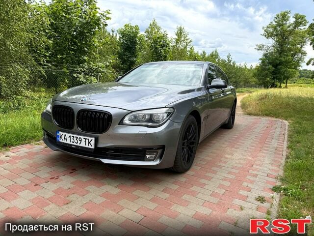 Серый БМВ 7 Серия, объемом двигателя 3 л и пробегом 270 тыс. км за 16900 $, фото 1 на Automoto.ua