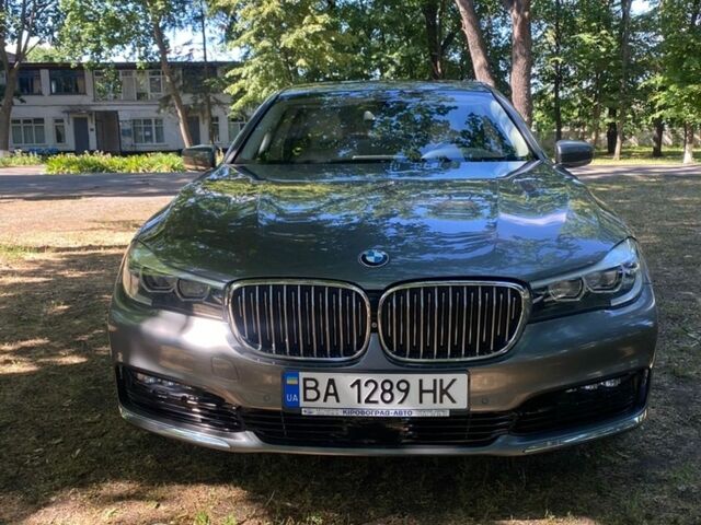 Серый БМВ 7 Серия, объемом двигателя 3 л и пробегом 220 тыс. км за 19888 $, фото 1 на Automoto.ua