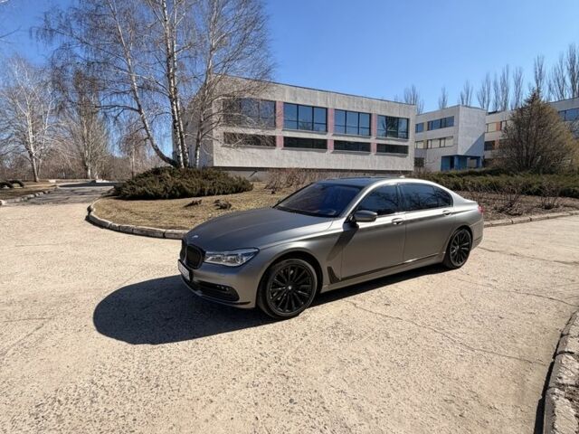 Сірий БМВ 7 Серія, об'ємом двигуна 3 л та пробігом 190 тис. км за 34900 $, фото 1 на Automoto.ua