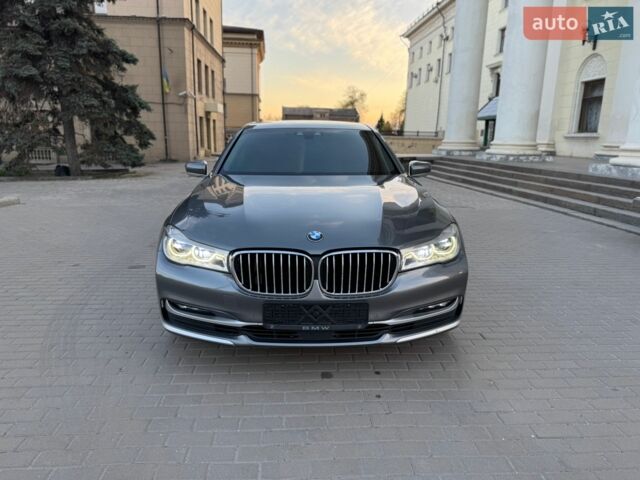 Сірий БМВ 7 Серія, об'ємом двигуна 3 л та пробігом 188 тис. км за 36000 $, фото 1 на Automoto.ua