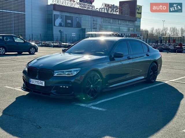 Серый БМВ 7 Серия, объемом двигателя 3 л и пробегом 185 тыс. км за 32000 $, фото 1 на Automoto.ua