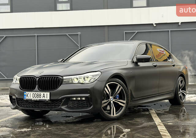 Серый БМВ 7 Серия, объемом двигателя 3 л и пробегом 159 тыс. км за 31000 $, фото 1 на Automoto.ua