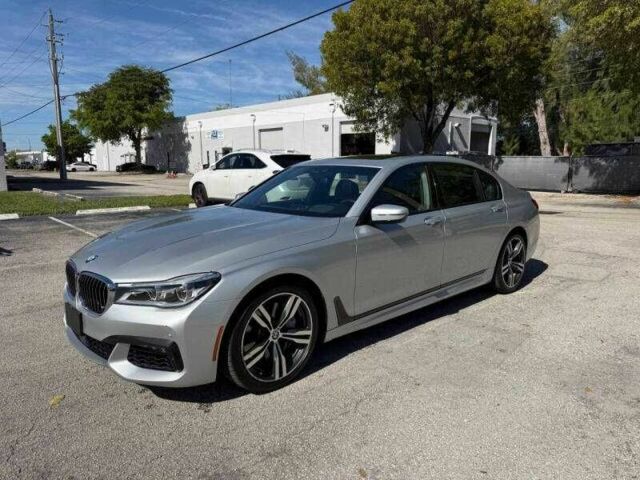 Сірий БМВ 7 Серія, об'ємом двигуна 4.4 л та пробігом 55 тис. км за 7000 $, фото 1 на Automoto.ua