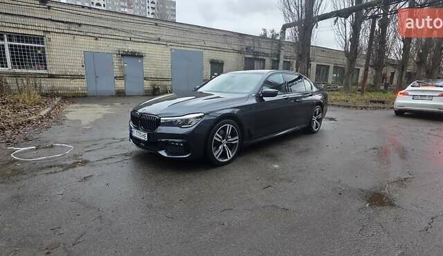 Серый БМВ 7 Серия, объемом двигателя 3 л и пробегом 130 тыс. км за 36900 $, фото 1 на Automoto.ua