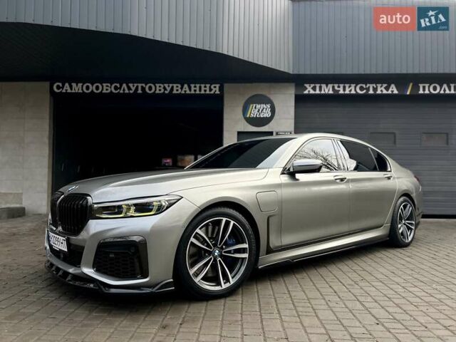 Серый БМВ 7 Серия, объемом двигателя 3 л и пробегом 94 тыс. км за 57000 $, фото 1 на Automoto.ua