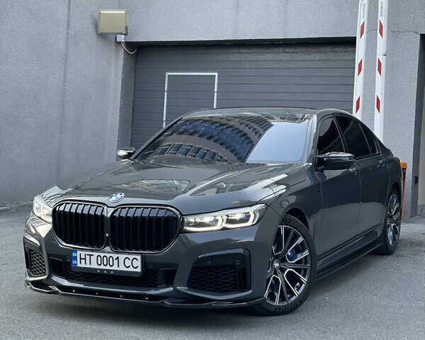 Серый БМВ 7 Серия, объемом двигателя 6.59 л и пробегом 105 тыс. км за 76000 $, фото 1 на Automoto.ua