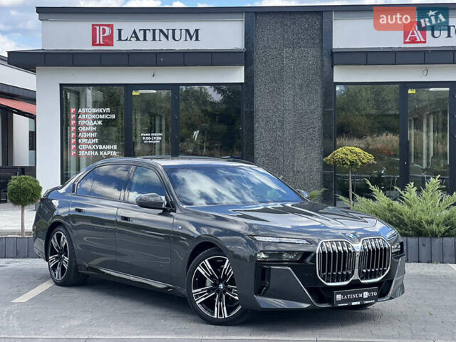 Серый БМВ 7 Серия, объемом двигателя 2.99 л и пробегом 15 тыс. км за 139500 $, фото 1 на Automoto.ua