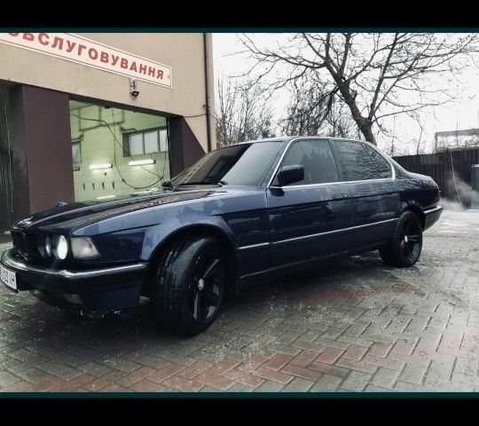 Синій БМВ 7 Серія, об'ємом двигуна 3.4 л та пробігом 320 тис. км за 2200 $, фото 1 на Automoto.ua