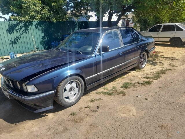 Синий БМВ 7 Серия, объемом двигателя 3.5 л и пробегом 2 тыс. км за 1500 $, фото 1 на Automoto.ua