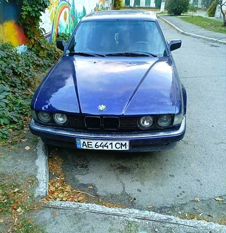 Синий БМВ 7 Серия, объемом двигателя 3 л и пробегом 300 тыс. км за 3000 $, фото 1 на Automoto.ua