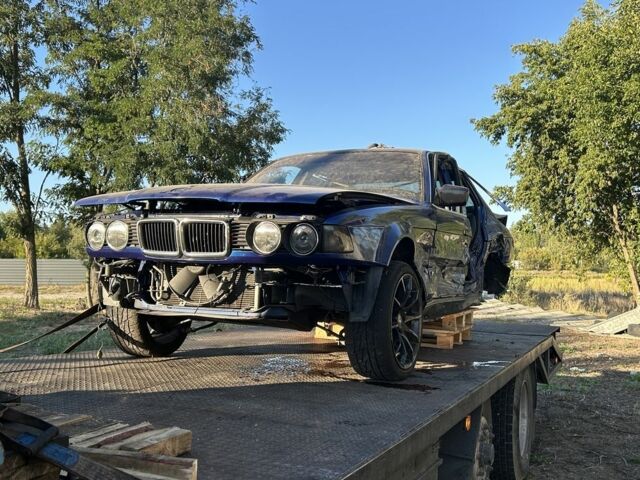 Синий БМВ 7 Серия, объемом двигателя 2.8 л и пробегом 50 тыс. км за 2500 $, фото 1 на Automoto.ua