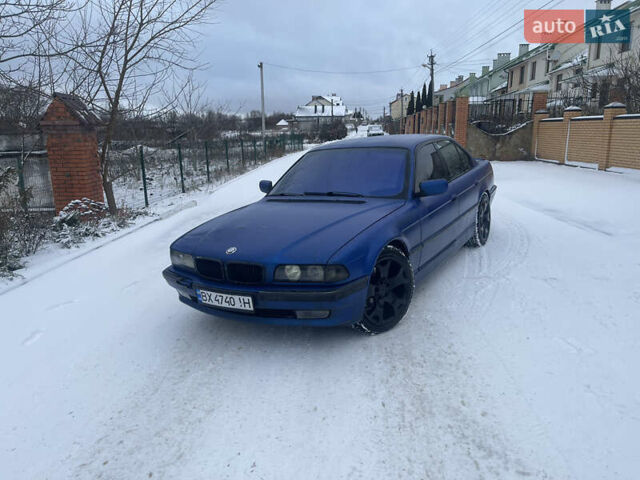 Синій БМВ 7 Серія, об'ємом двигуна 4 л та пробігом 388 тис. км за 5000 $, фото 1 на Automoto.ua