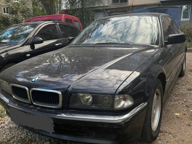 Синий БМВ 7 Серия, объемом двигателя 3 л и пробегом 200 тыс. км за 4200 $, фото 1 на Automoto.ua
