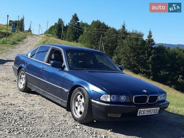 Синий БМВ 7 Серия, объемом двигателя 3.5 л и пробегом 300 тыс. км за 3700 $, фото 1 на Automoto.ua