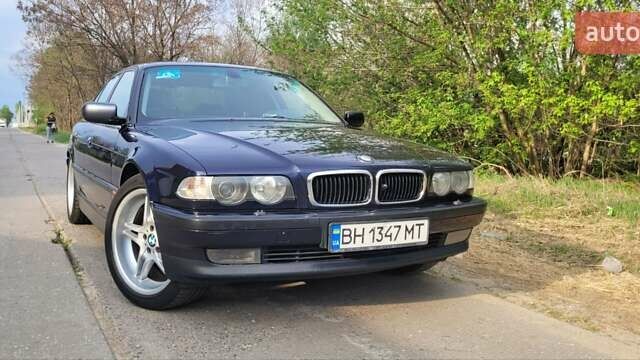 Синий БМВ 7 Серия, объемом двигателя 4.4 л и пробегом 303 тыс. км за 9280 $, фото 1 на Automoto.ua