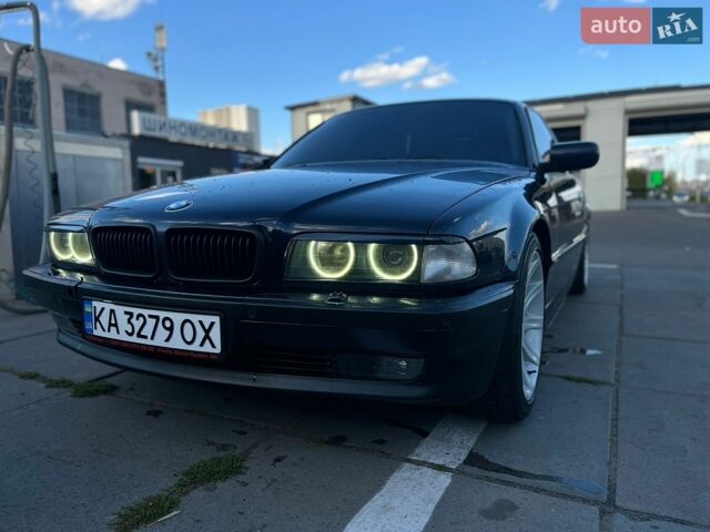 Синий БМВ 7 Серия, объемом двигателя 3.5 л и пробегом 292 тыс. км за 5300 $, фото 1 на Automoto.ua