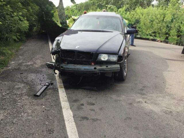 Синий БМВ 7 Серия, объемом двигателя 2.8 л и пробегом 300 тыс. км за 1150 $, фото 1 на Automoto.ua